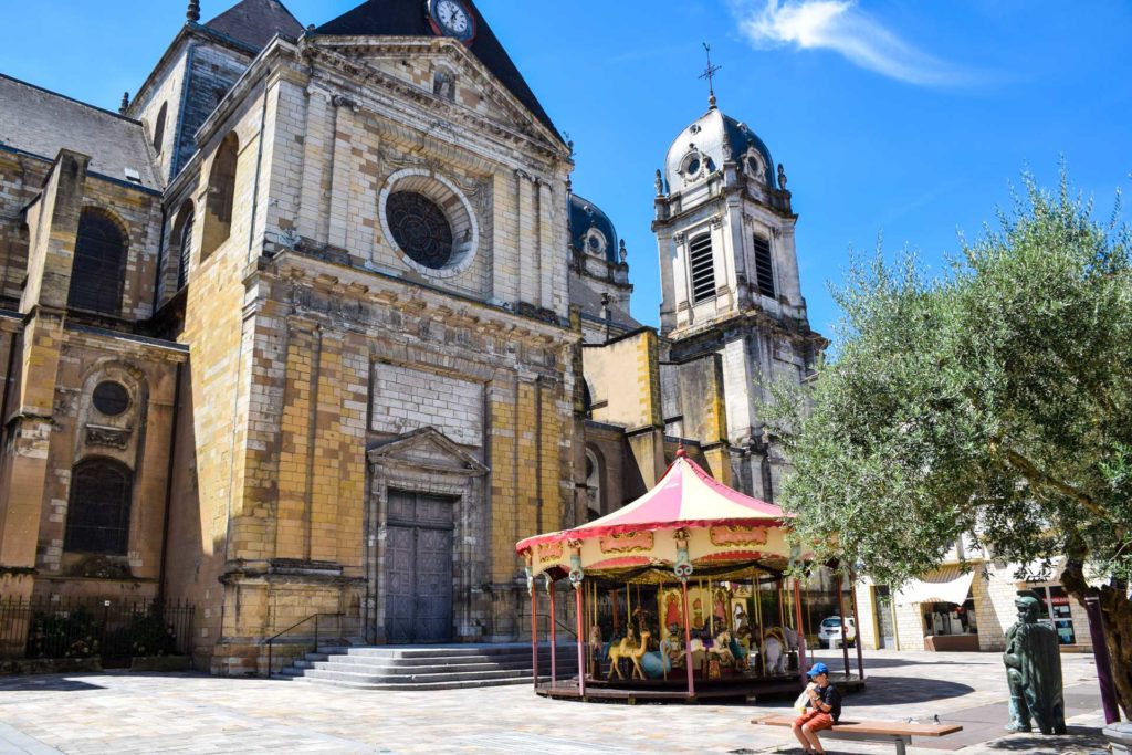 Cathédrale de Dax dans les Landes