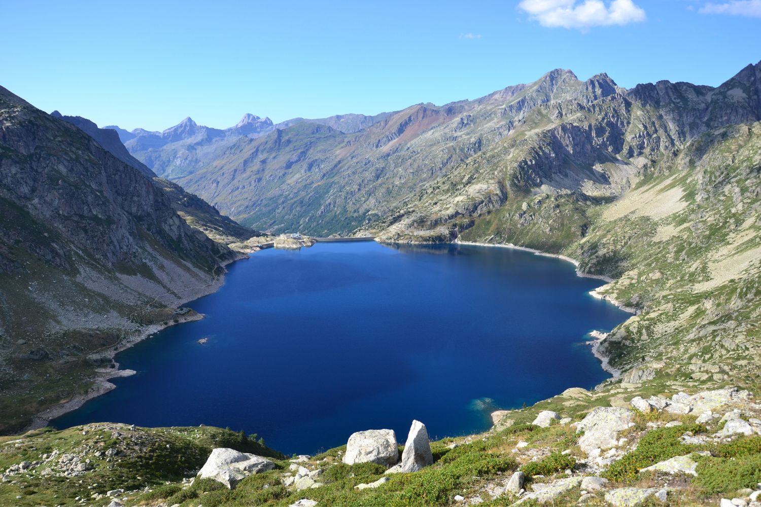 Un regard tourné vers la montagne